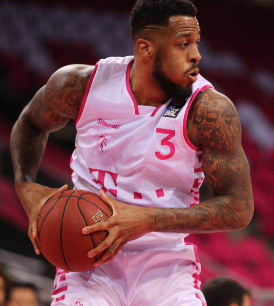 抬出场外 抬出场外